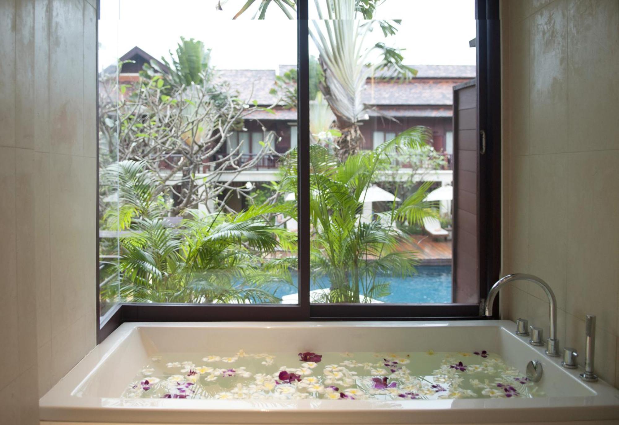 Deluxe Regency Pool View