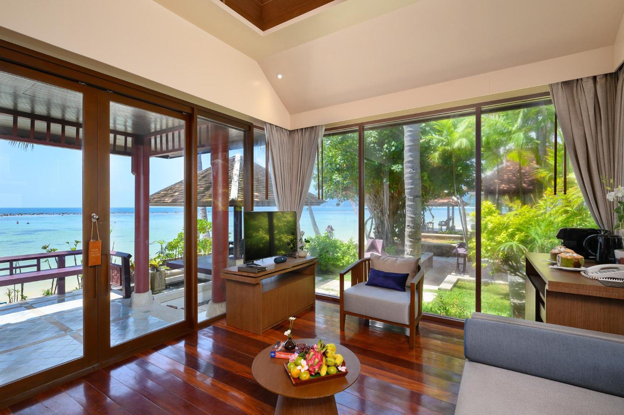 Grand Royal Suite Beachfront