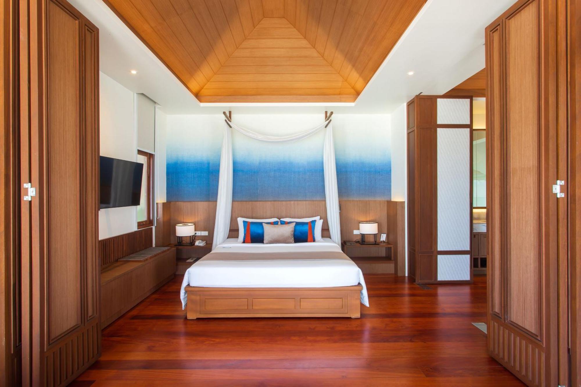 Grand Royal Suite Beachfront